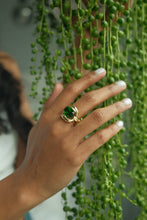 Load image into Gallery viewer, 18k Gold Sea Green Ring
