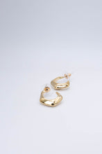 Load image into Gallery viewer, Chunky Hexagonal Tapered Hoop Earrings
