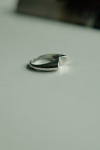 Load image into Gallery viewer, Concave-convex Pointy signet Unisex Ring
