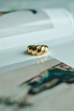 Load image into Gallery viewer, 18k Gold Plated Bread Twist Chunky Ring
