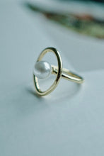 Load image into Gallery viewer, RL’s Pearl Statement Irregular Ring
