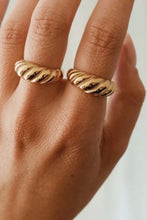 Load image into Gallery viewer, 18k Gold Plated Bread Twist Chunky Ring
