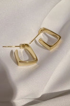 Load image into Gallery viewer, Chunky Square Tapered Hoop Earrings
