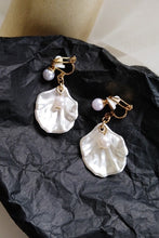 Load image into Gallery viewer, Elegant Shell Cute Earrings
